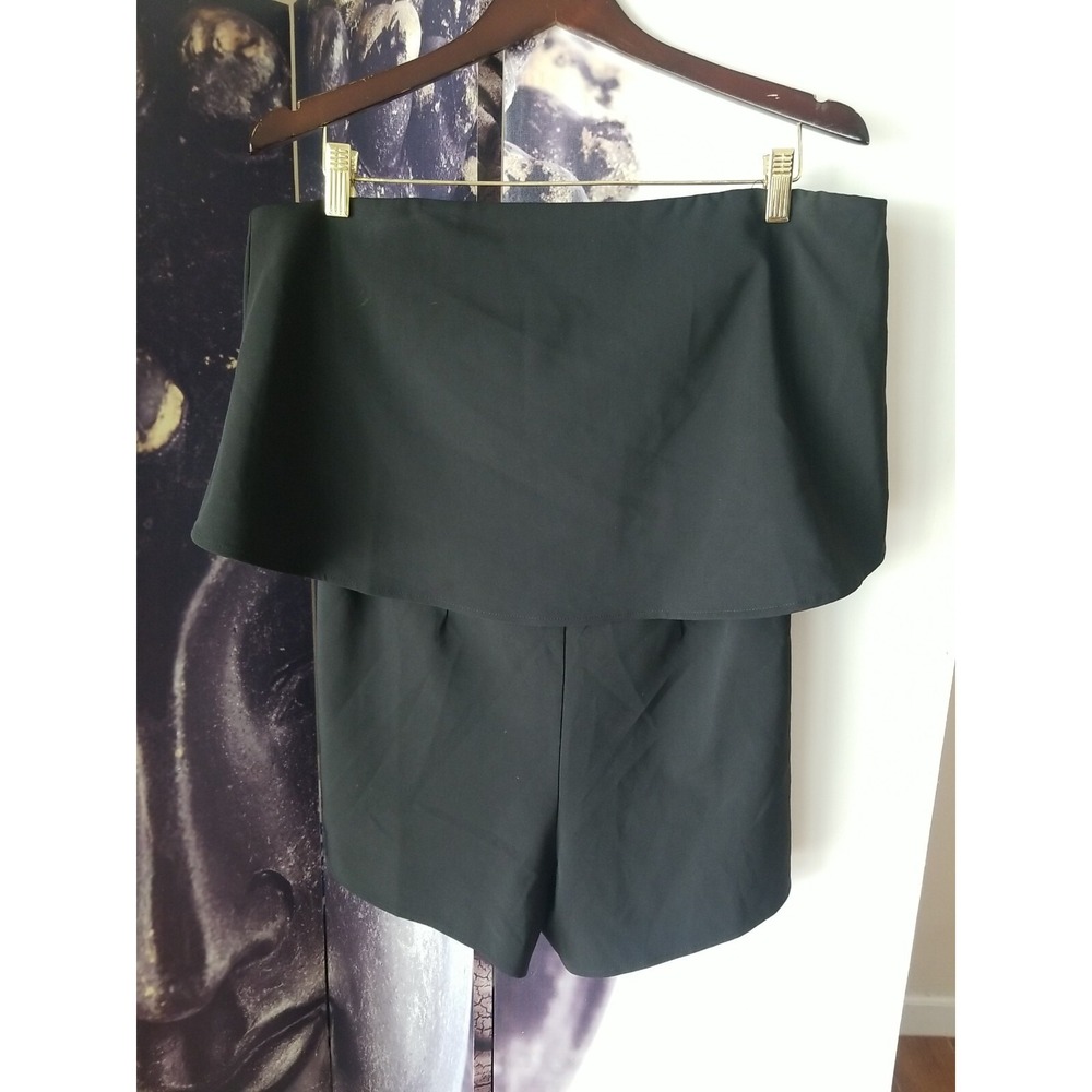 Leith Off the Shoulder Solid‎ Black Shorts Romper Size L